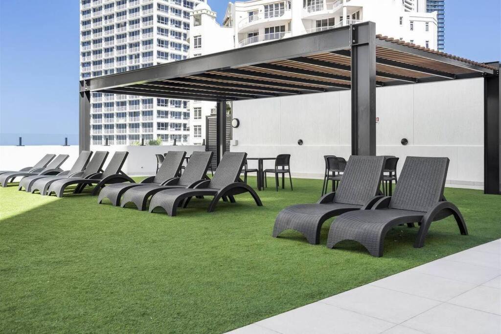 Close To Everything! Beautiful Hotel Studio'S, Sleeps 4 Gold Coast Luaran gambar