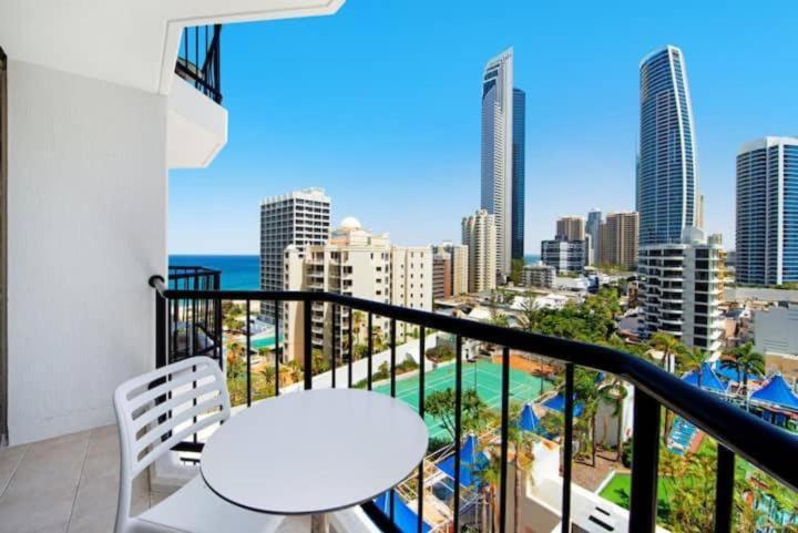 Close To Everything! Beautiful Hotel Studio'S, Sleeps 4 Gold Coast Luaran gambar