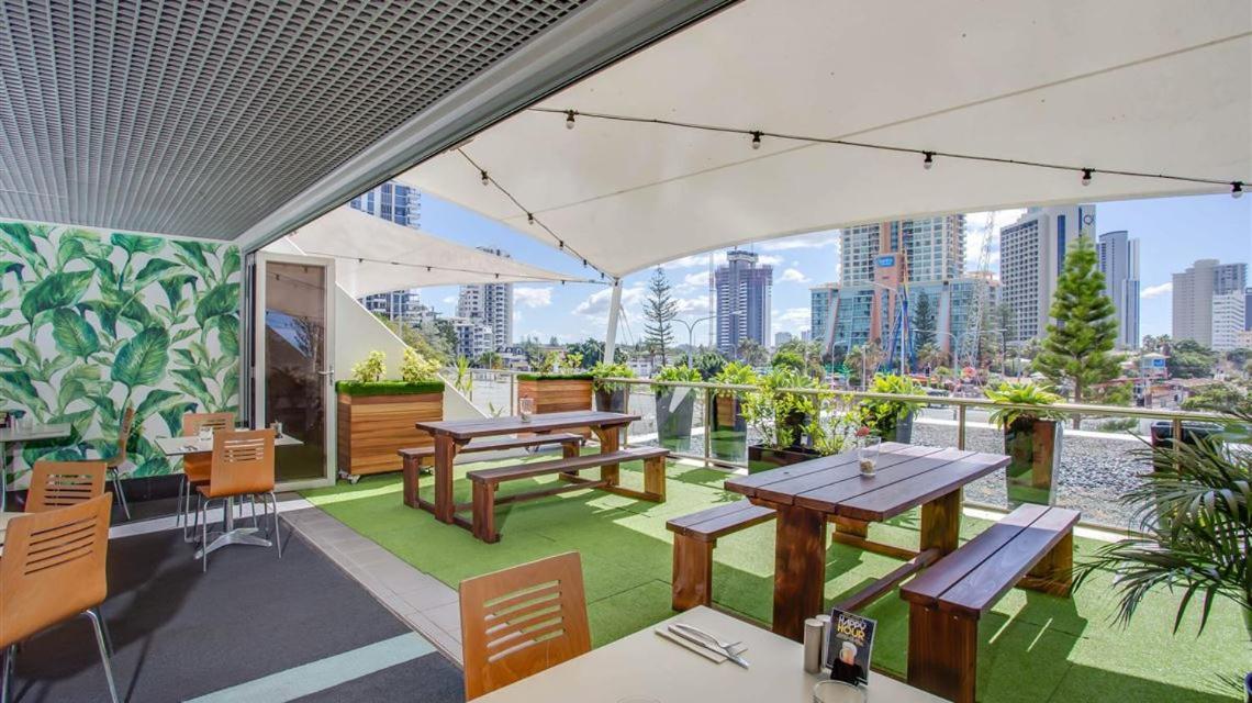 Close To Everything! Beautiful Hotel Studio'S, Sleeps 4 Gold Coast Luaran gambar